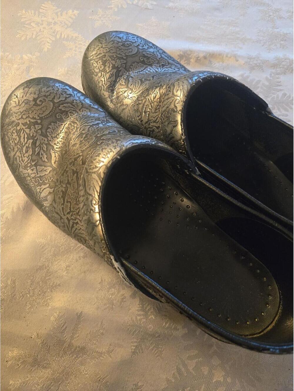 Dansko Professional Clogs Silver Metallic Floral Embossed EU 40 - Picture 5 of 6